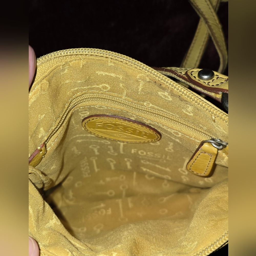 Vintage Fossil Yellow Genuine Leather Crossbody - Picture 7 of 13